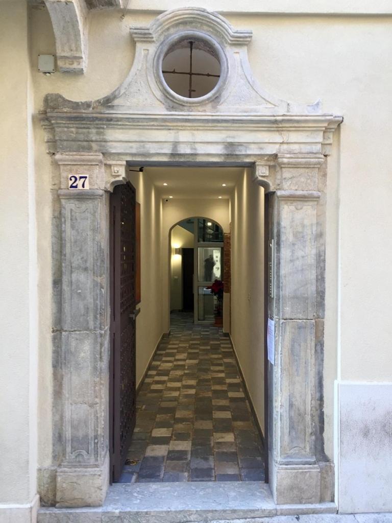 Della Cuba Vacanze Trapani Historic Center Екстериор снимка